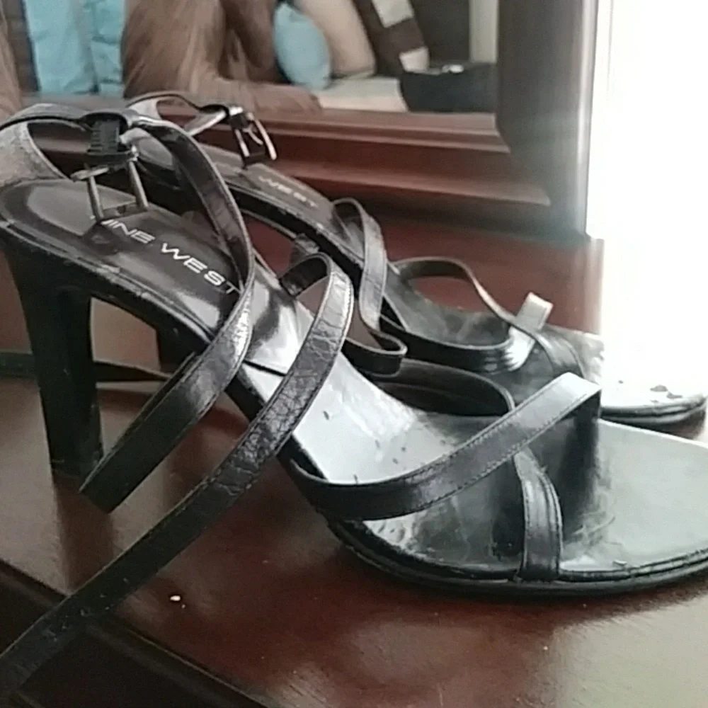 Black nine west 8.5 heels